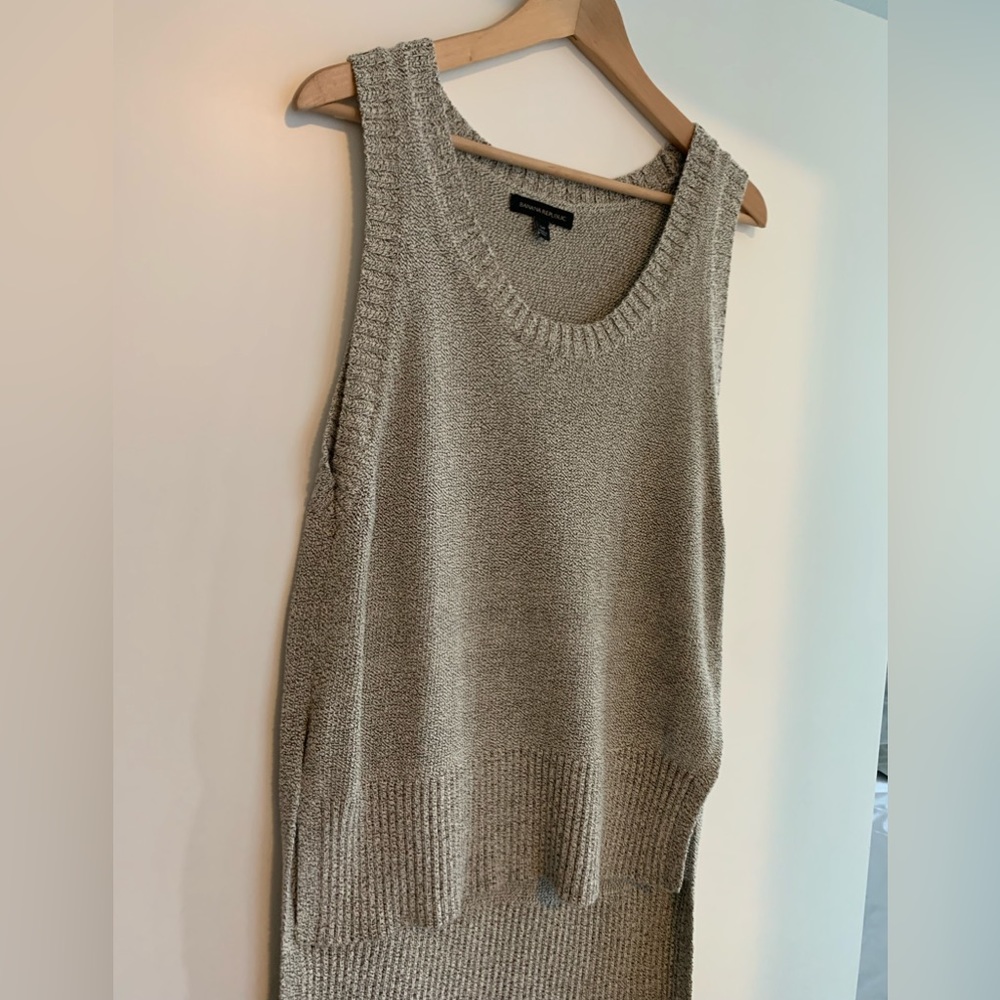 BR Sleeveless Sweater